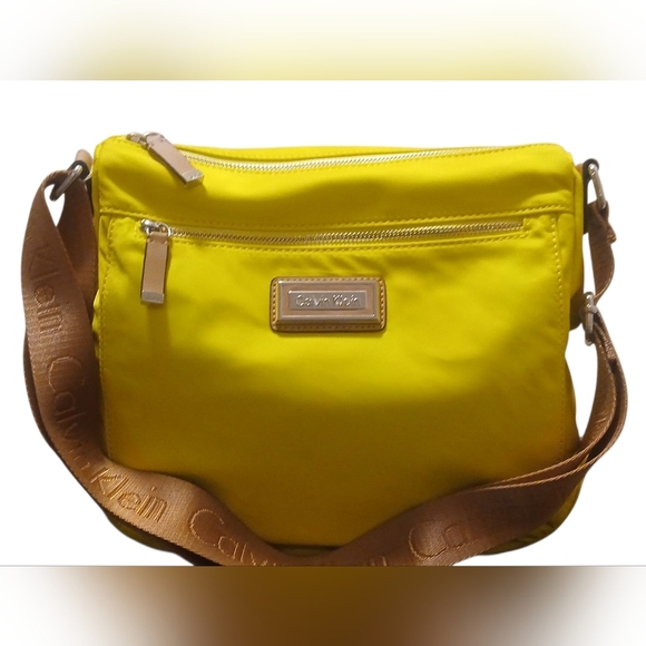 Calvin Klein - NWOT, Nylon Shoulder Bag, XL Main Compartment, 1 Zippered Inside - Picture 1 of 12